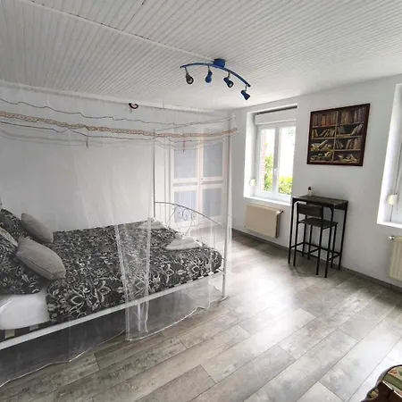 펜션 Spacieuse Maison Proche De La 이포르