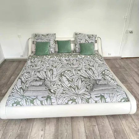 펜션 Spacieuse Maison Proche De La 이포르
