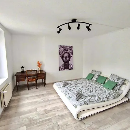 Spacieuse Maison Proche De La *