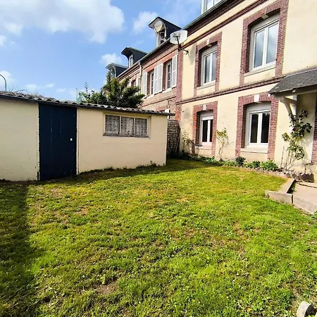 Spacieuse Maison Proche De La